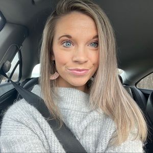 Meet your Posher, Emily